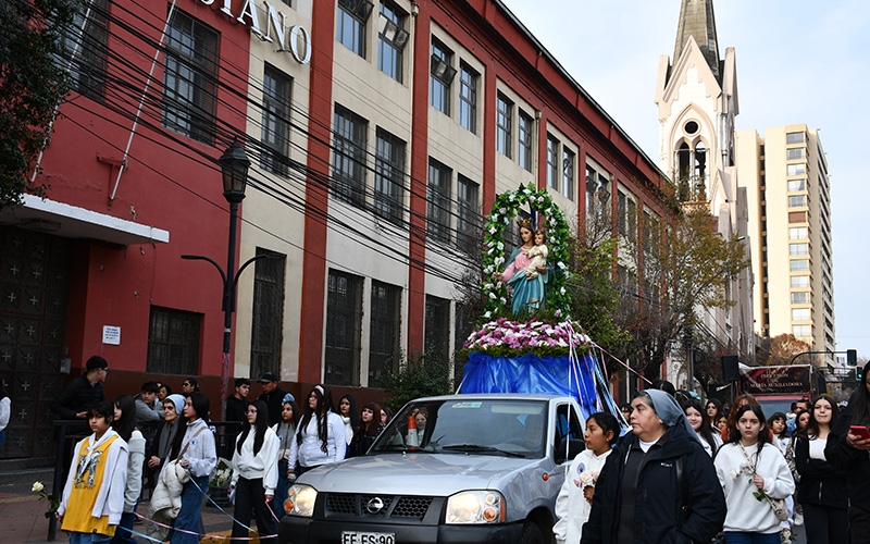 “Ser auxiliadores de los más necesitados”: llamado marcó procesión y eucaristía de María Auxiliadora