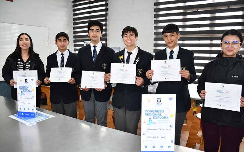 Estudiantes destacan con proyectos en Congreso Regional Explora 2025