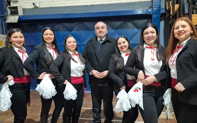 Comunidad educativa celebr&oacute; el Mes de la Patria