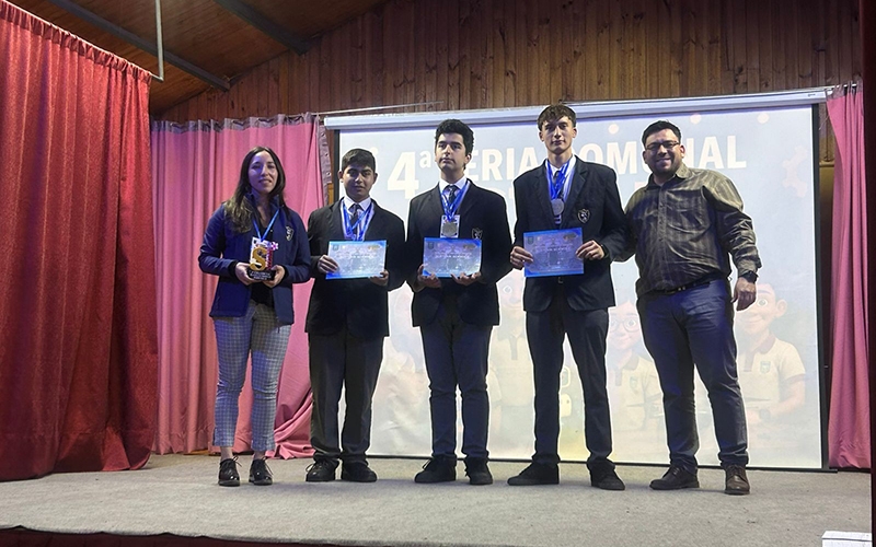 Estudiantes se presentaron en Feria Cient&iacute;fica de Escuela Las Am&eacute;ricas