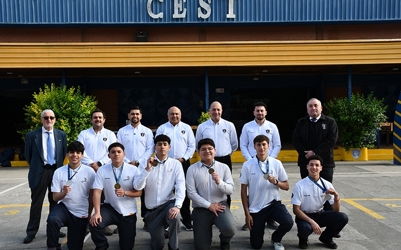 Estudiantes y docentes del CEST obtienen medallas de plata y bronce en WSCH y WSA