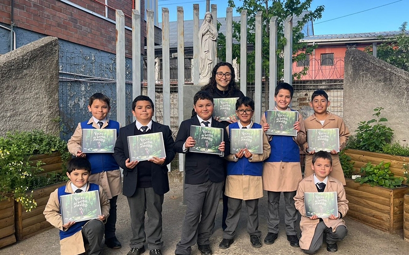 Brigada Ecol&oacute;gica recibe el libro &ldquo;Voces del Bosque Maulino&rdquo;