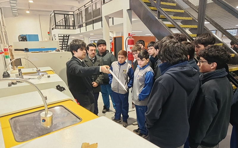 8° básico de Escuela Numpay conoció la Especialidad de Mecánica Industrial