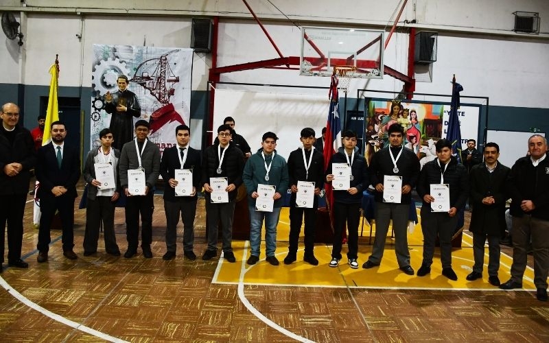 Con premiación a estudiantes culminó Semana TP