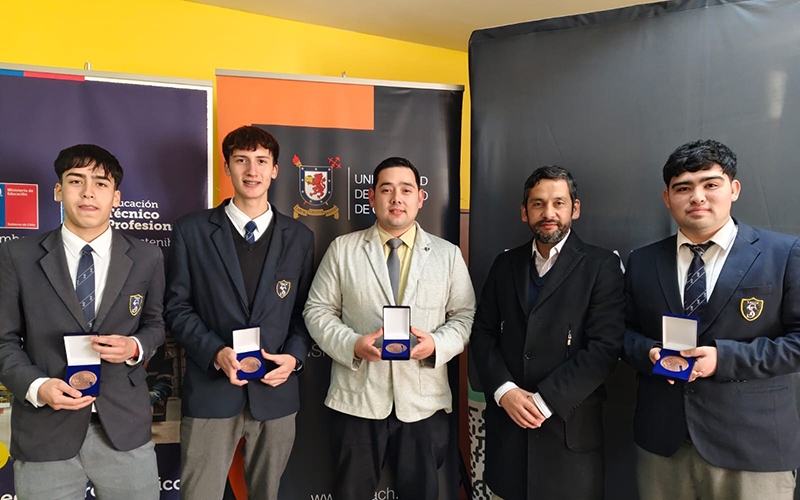 Estudiantes de Electricidad obtuvieron 2&deg; lugar en Feria El&eacute;ctrica de la USACH
