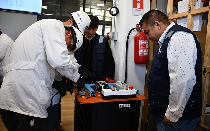 Estudiantes y docentes participaron en certificación de ASIMET
