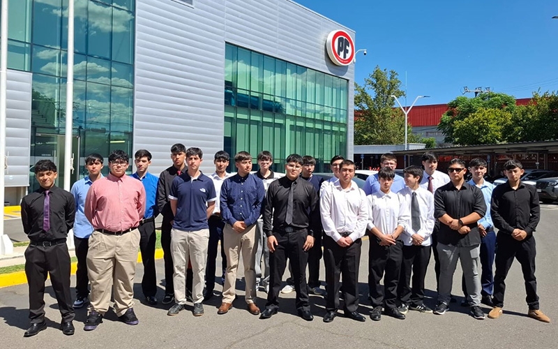 24 estudiantes fueron certificados tras programa de alternancia en PF Alimentos