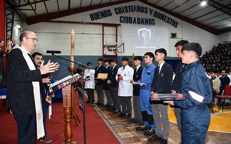 Estudiantes de 3° medios EMTP vivieron ceremonia de investidura