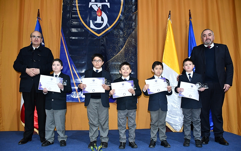 Estudiantes de Educaci&oacute;n B&aacute;sica fueron destacados