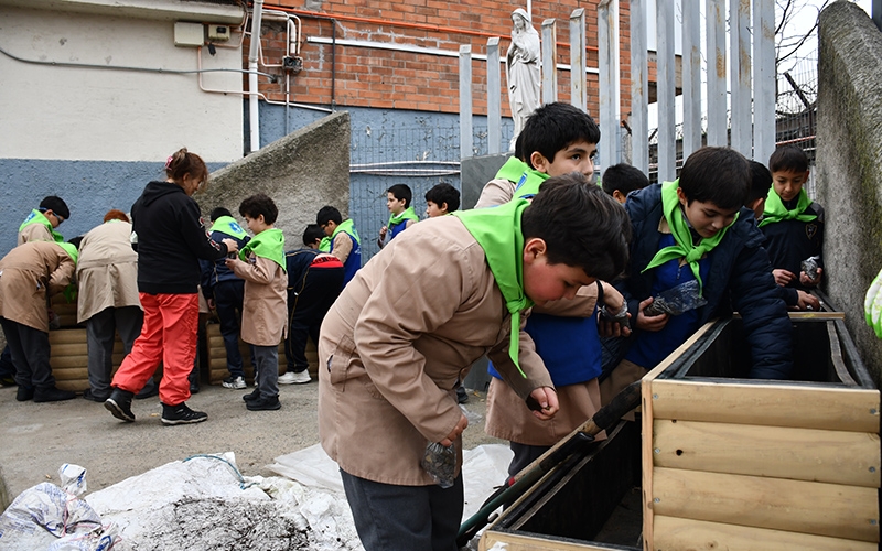 Brigada Ecol&oacute;gica del CEST inaugura huerto medicinal escolar
