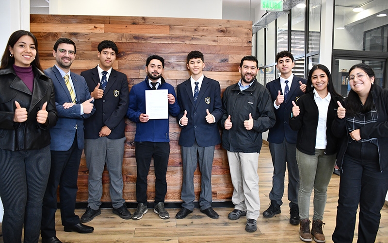 Provincial de los Salesianos en Chile felicita al CEST por logros en SIMCE y Excelencia Académica