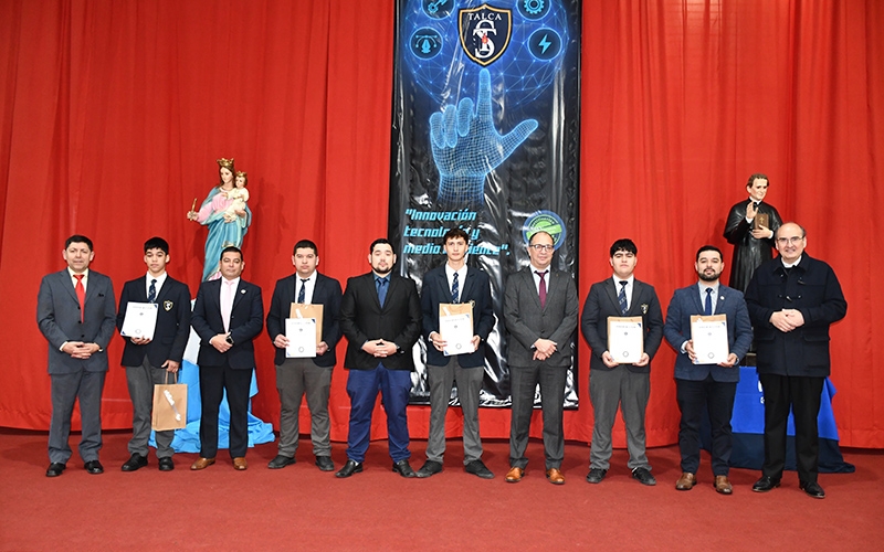 CEST celebr&oacute; D&iacute;a de la Educaci&oacute;n TP con premiaci&oacute;n a estudiantes