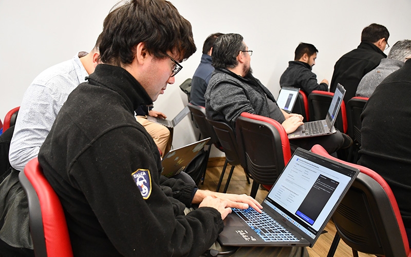 Docentes participaron en capacitación sobre IA Gemini
