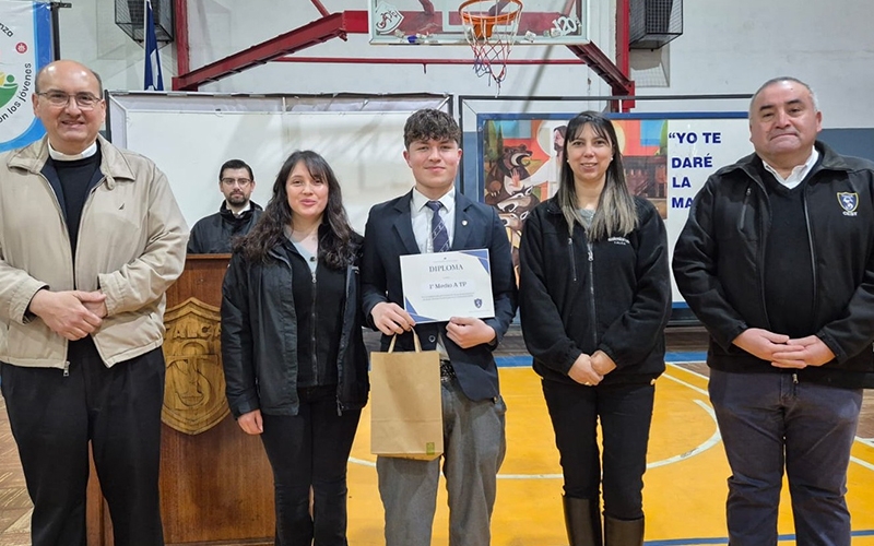 CEST premi&oacute; a cursos con mejores salas decoradas en Fiestas Patrias