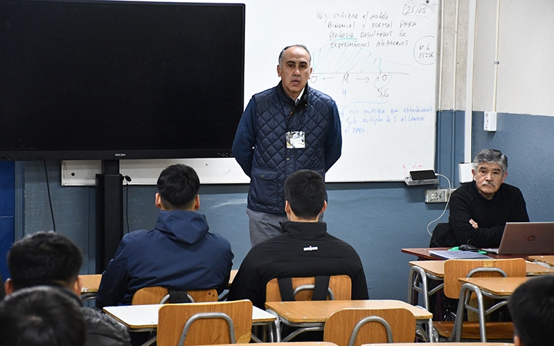 Exalumno comparti&oacute; su experiencia con estudiantes 4&deg; ATP