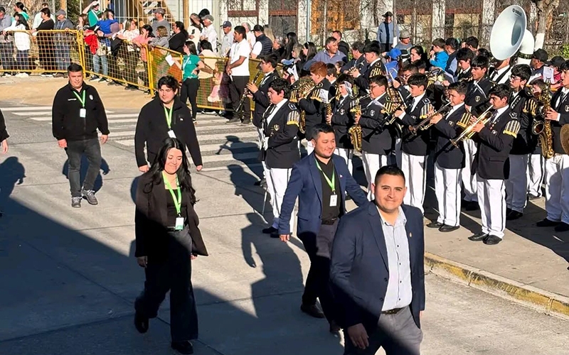 Banda de Honor del CEST participó en acto cívico de Fiestas Patrias en Sagrada Familia