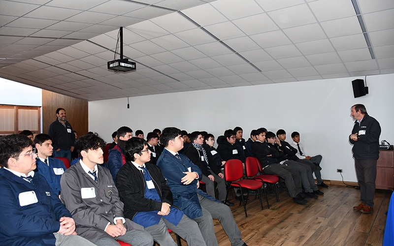 Estudiantes de Gr&aacute;fica vivieron enriquecedora experiencia junto a empresa GRAVAL